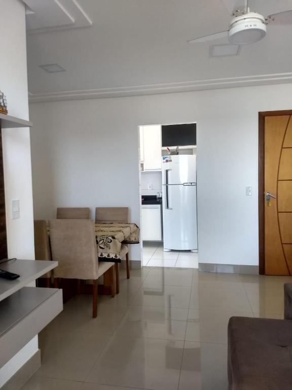 Edifício Gil Nogueira, apartamento aconchegantes, piscina, sauna, Wiff, duas vagas de garagem. room 3